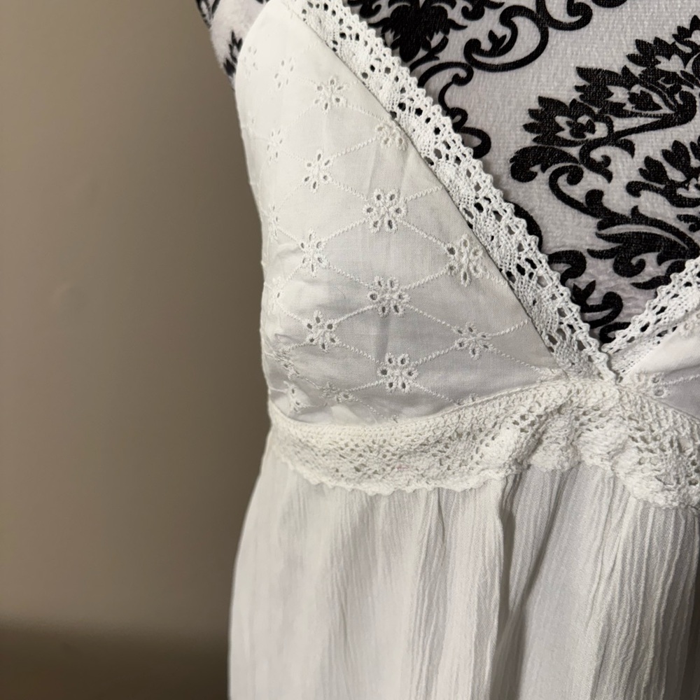 No Boundaries White Eyelet Dress NWT - Picture 2 of 8